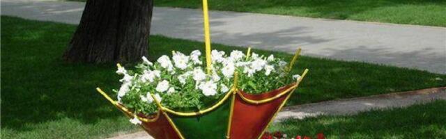 Dekorišite baštu starim kišobranom