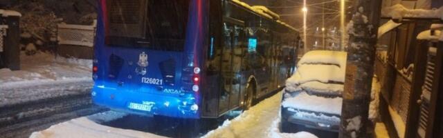 Zbog snega promenjene trase nekoliko autobuskih linija