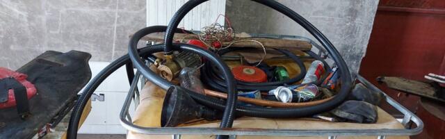 Poreska policija i MUP zajednički otkrili skladište sa 1.100 litara naftnih derivata bez papira