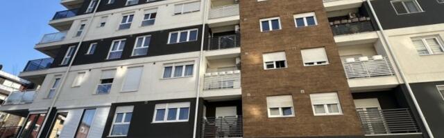 PRVE SLIKE HORORA U ČAČKU! Muškarac ubijen u luksuznoj zgradi: Policija juri počionioca