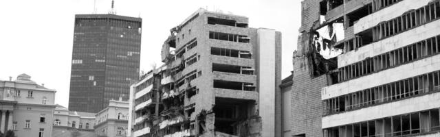 Upaljena "Večna vatra" na Ušću povodom obeležavanja godišnjice NATO bombardovanja