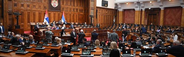 Poslanici Skupštine Srbije nastavljaju raspravu o amandmanima na predložene zakone