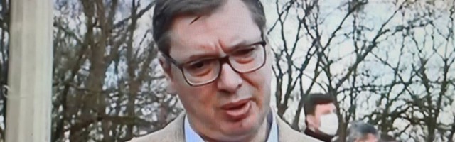 PREDSEDNIK VUČIĆ U KRAGUJEVCU: Grčevito se borimo za svaku vakcinu