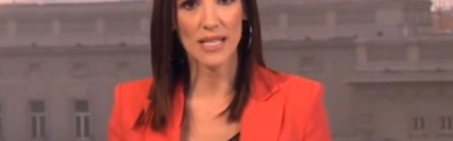EVO ŠTA JE VODITELJKA JUTARNJEG URADILA U STUDIJU! Kamera SVE ZABELEŽILA - OVO niste videli u PROGRAMU! /FOTO/
