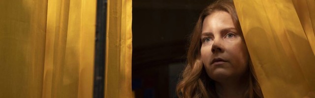 Netfliksov novi triler "The Woman in the Window" volećete kao komšinicu što vas špijunira sa prozora