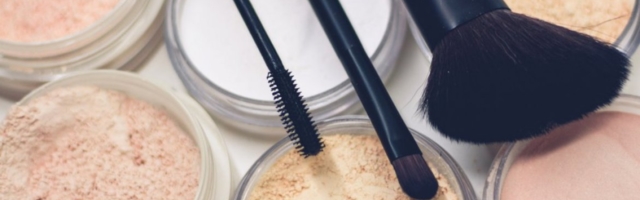 Ušle ste u petu deceniju? Dame, uz ove trikove u šminkanju izgledaćete deset godina mlađe!