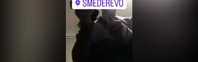 DEČAK MAŠE OČEVIM PIŠTOLJEM, A U RUCI DRŽI METAK! Jezivi snimak osvanuo na društvenim mrežama (VIDEO)