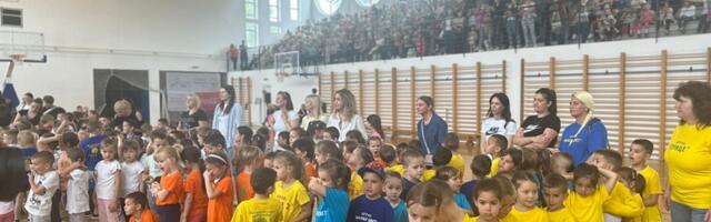 U školi „1. novembar” održana prva manifestacija za decu predškolskog uzrasta „Liga malih šampiona”