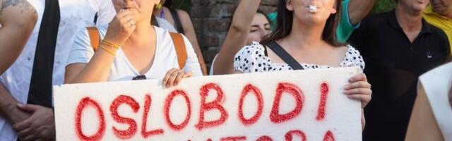 "Pustite Vladu, uhapsite Vučića": Skup podrške uhapšenom anesteziologu