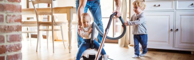 Po savetu Marije Montesori: Kućni poslovi koje deca do 11. godine mogu da rade (VODIČ PREMA UZRASTU)