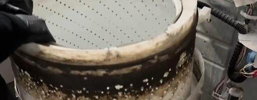 Kad vidite šta omekšivač radi veš-mašini, odmah ćete prestati da ga koristite: Majstor je rastavio u delove i svima se želudac okrenuo