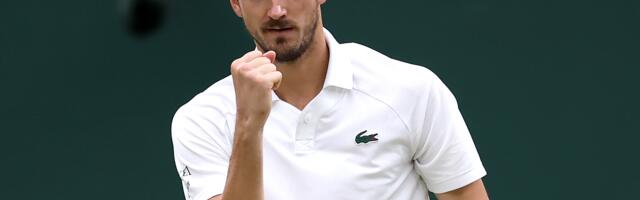 Moćni Medvedev u četvrtfinalu