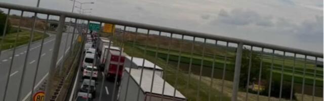 Ovde trenutno SVE STOJI! Nezgoda napravila pravi kolaps: Nepregledne kolone vozila ne mrdaju