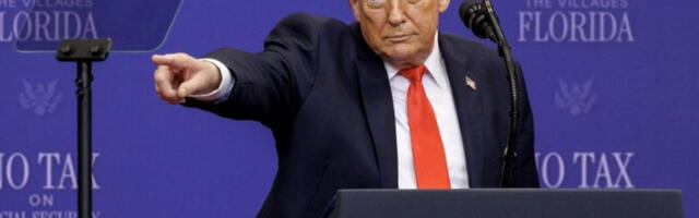 Трамп: Примирје са Ираном остаје на снази након размене ватре у Ормузу