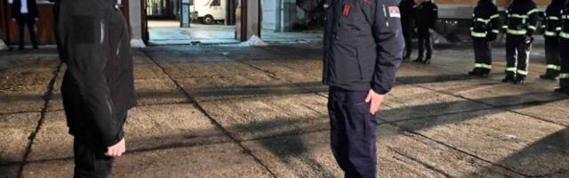 VULIN SA PRIPADNICIMA SEKTORA ZA VANREDNE SITUACIJE! Svima nama želim Srbiju koja će biti vredna ponavljanja!