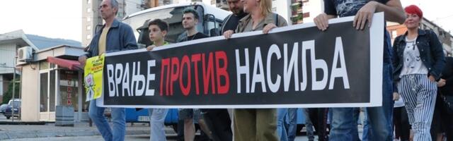 Održan drugi protest Vranje protiv nasilja: Insistiranje na odbrani Ustava FOTO/VIDEO