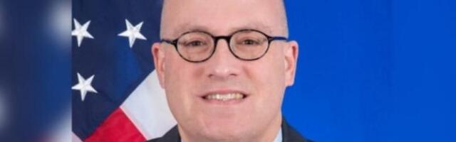 AMBASADOR DžONATAN MUR: Na protestu u Beogradu nije bilo upotrebe zvučnog topa
