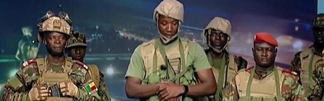 IZVRŠEN PUČ! Predsednik Benina uklonjen s vlasti, grupa oficira se obratila naciji putem TV-a, oglasila se vojska! (FOTO/VIDEO)