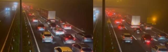 KOLONE "TAPKAJU" U MESTU U SMERU KA BEOGRADU Veliki zastoji i u pravcu Niša, a evo gde je "NAJGUŠĆE" u prestonici: Naoružajte se strpljenjem! (FOTO)