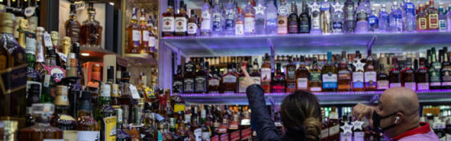 У Турској заплењено готово 28.000 литара фалсификованог алкохола