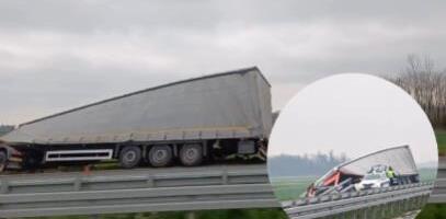 JEZIV SNIMAK S PUTA ŠABAC - LOZNICA: Prevrnuo se šleper, kabina završila u jarku (VIDEO)