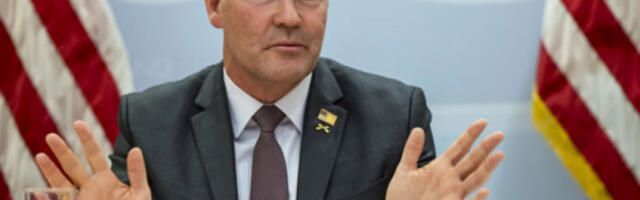 Волц: САД ће наставити да реагују ако Техеран угрози бродски саобраћај у Ормузу