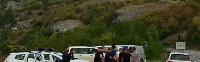 Nova provokacija Šiptara? TAKOZVANA KOSOVSKA POLICIJA POSTAVLJA MONTAŽNE KONTEJNERE NA JARINJU!