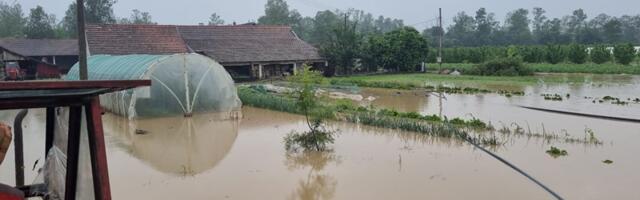 U Čačku sinoć evakuisana četiri lica i srušena dva mosta