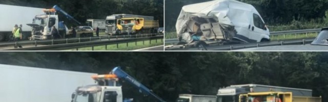 (FOTO) SMRSKANI AUTOMOBILI, KILOMETARSKA KOLONA! Haos u Beogradu, JEZIV SUDAR BLOKIRAO AUTOPUT