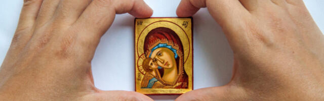 VELIKU GOSPOJINU DOČEKAJTE UZ OVU MOLITVU I TROPAR: Moćne reči blagoslova na najsvetiji dan posvećen Bogorodici