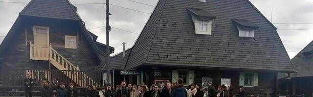 Studenti na Kustendorfu odali počast nastradalima u Novom Sadu