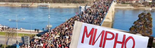 Posle semafora skrenite…levo? Od autokratije do komunizma, pa u rikverc