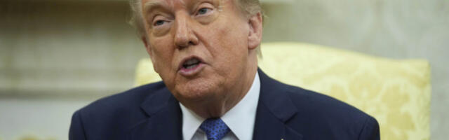 "NISAM RAZGOVARAO SA GADOVIMA GODINAMA": Tramp opleo po uredništvu poznatog magazina, krenuo novi rat protiv novinara