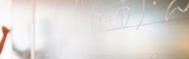 Наставница претила ученицима да ће им „одсећи прсте ако не буду добри”