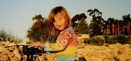 DEVOJČICA (2) PRONAĐENA MRTVA U KREVECU! Majka tvrdi da je dete palo niz stepenice u nedelju uveče, a onda je sudski lekar pronašao OVO!