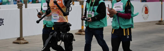 У Пекингу полумаратон робота са више од 300 хуманоидних учесника
