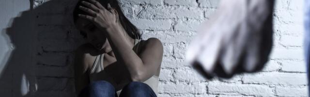 Drama u Nišu: Muškarac (57) pretukao ženu (49) u tržnom centru, pa pobegao