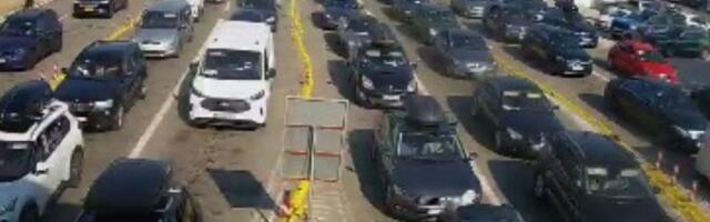 (FOTO) Igla nema gde da padne na Gradini! Obustavljen saobraćaj ispred tunela Pržojna padina