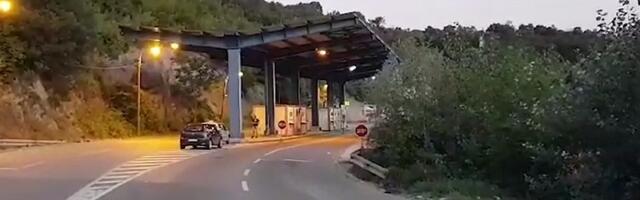 Dvoje državljana Srbije zadržano na Jarinju zbog sumnje da su falsifikovali platne kartice