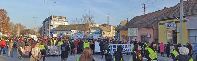 FOTO, VIDEO: Počeo veliki studentski protest u Zrenjaninu, blokirana gradska magistrala