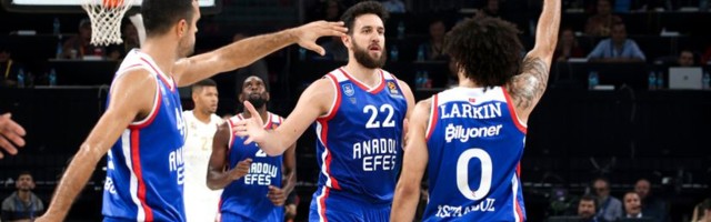 Micić + Larkin + Bobua = 50! Evo opet raspucanog Efesa, Danston igrao s zatvorenim okom i postao najbolji bloker Evrolige