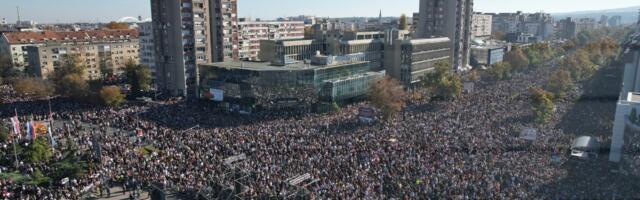 Arhiv javnih skupova objavio koliko je ljudi bilo na komemorativnom skupu u Novom Sadu