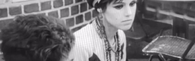 Otac je poslao na psihijatriju kad je saznala da joj vara majku: Umalo se nije zapalila svećama, a onda se predozirala