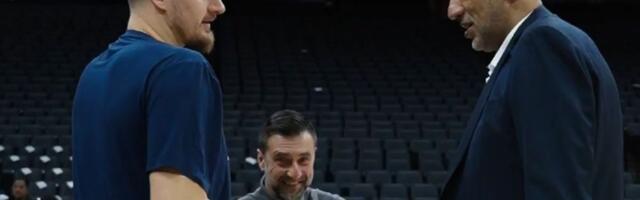 Zagrljaj Srba u NBA: Divac grlio Jokića pred meč i tražio od njega da mu pokaže jednu stvar