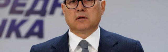 Вучевић: Испред СНП се окупола шачица екстремиста којима смета Матица српска