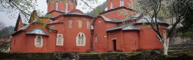 Skandal! Novo svojatanje srpskih svetinja na KiM: Pećku patrijaršiju proglasili "albanskom"