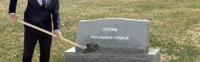 Vučić - pasionirani grobar srpskih institucija