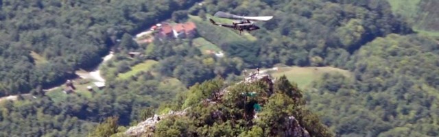 Odlikovana Helikopterska jedinica zbog podizanja krsta iznad manastira Mileševa