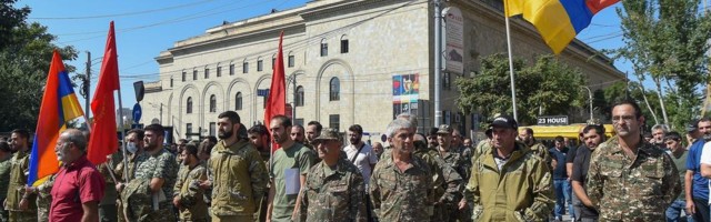 JERMENIJA SE OGLASILA: Ubijeno je oko 200 azerbejdžanskih vojnika, sukobi se nastavljaju!