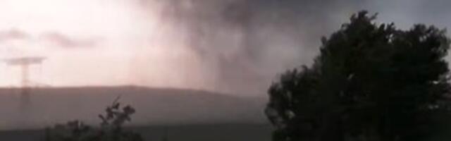 Lovac na oluje snimio TORNADO blizu Srbije (VIDEO)
